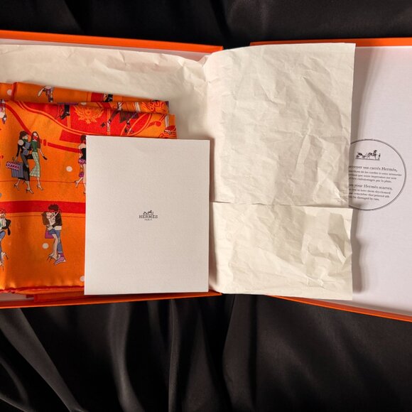 Authentic HERMES Silk Scarf Carre 70 - Picture 7 of 7